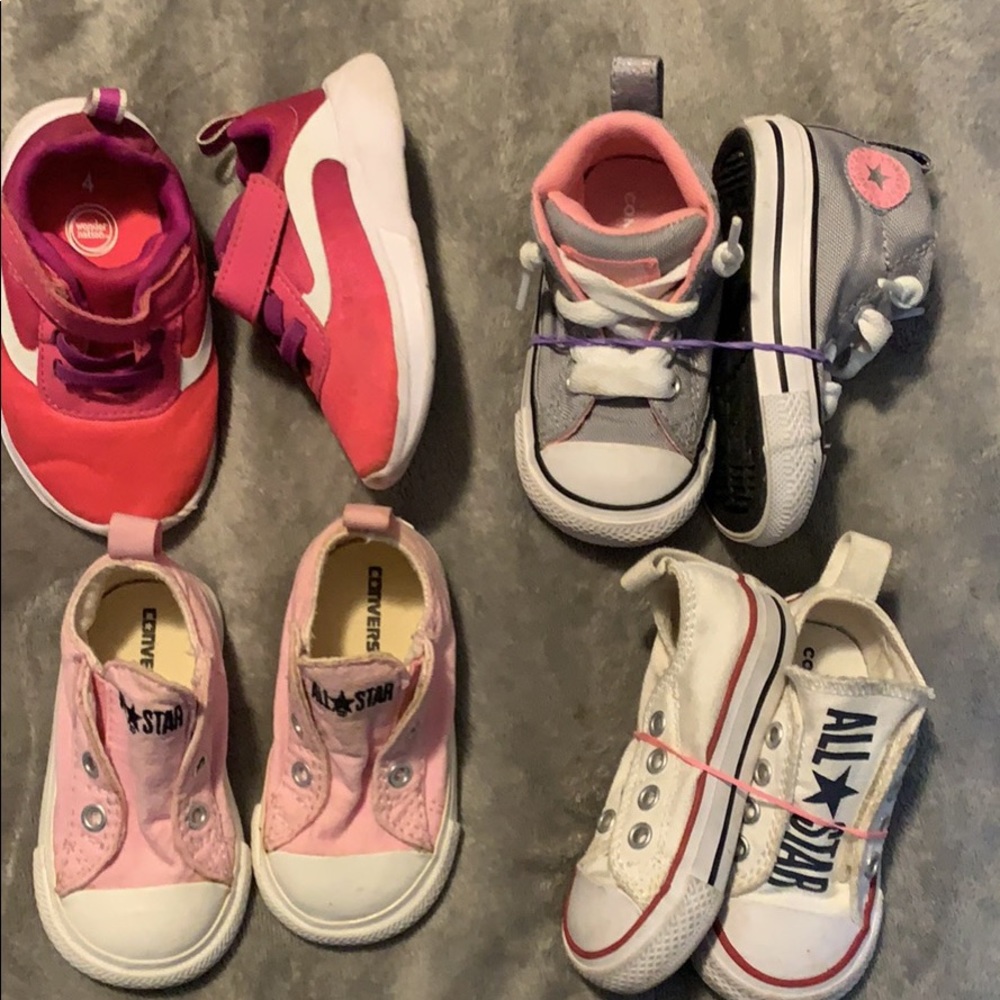Toddler shoes size 4